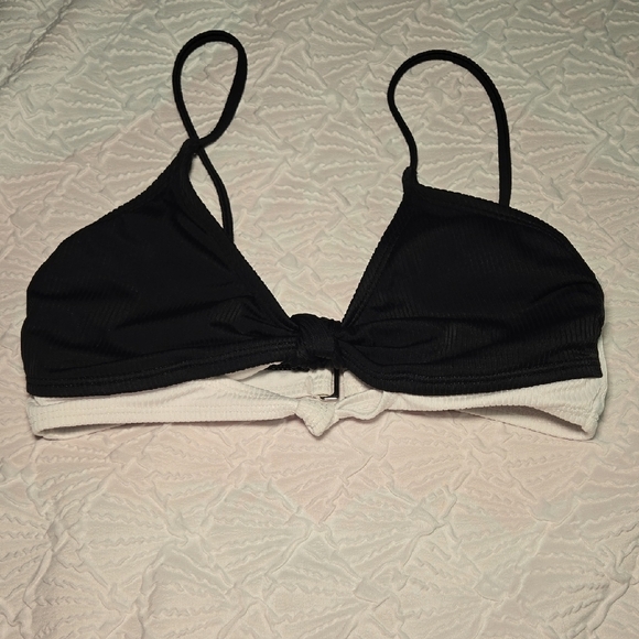 Forever 21 Other - 3/$10 Forever 21 Black and White Swim Top